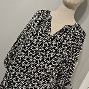 Kaari Blue Black and White Leaf Pattern Blouse